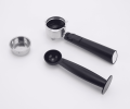 capsule + coffee powder + milk foam three-in-1 coffee machine.  20Bar extract American / cappuccino and other espresso